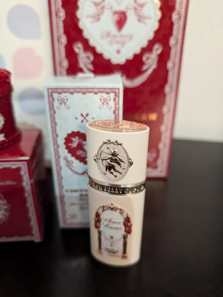 Flower Knows Cupid Mirror and Makeup Set. NEW image indicator(8)