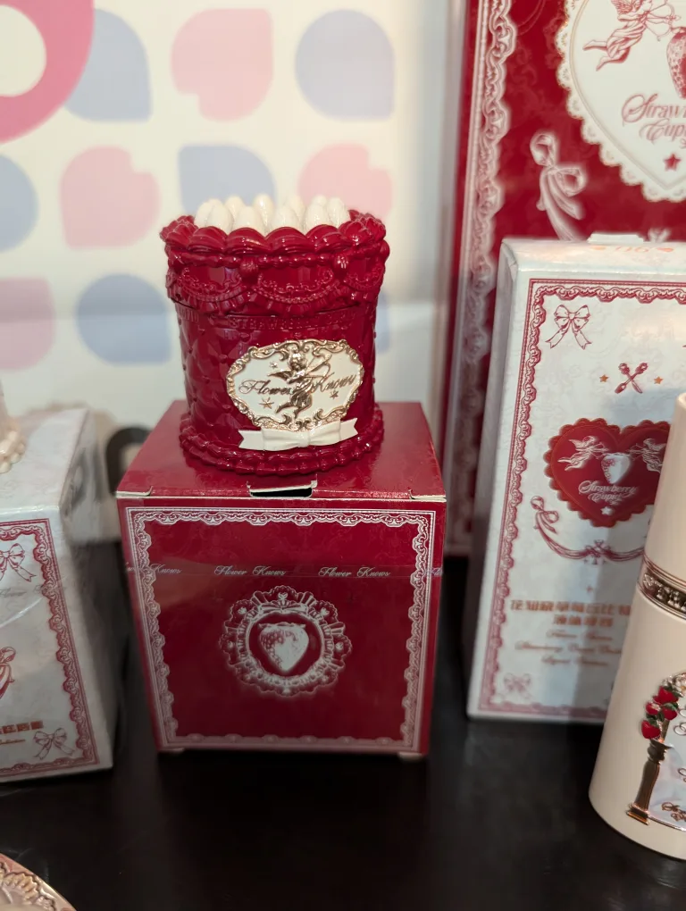 Flower Knows Cupid Mirror and Makeup Set. NEW image indicator(9)