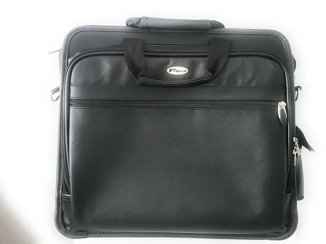 Targus Black Leather laptop Bag image indicator(3)