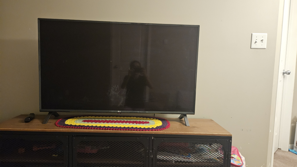 LG UHD Smart 49 inch TV - photo 4