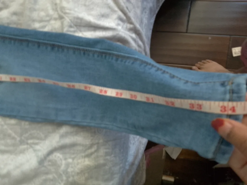 A Light Blue Pair of jeans #freecycle 🥕🌟 image indicator(4)