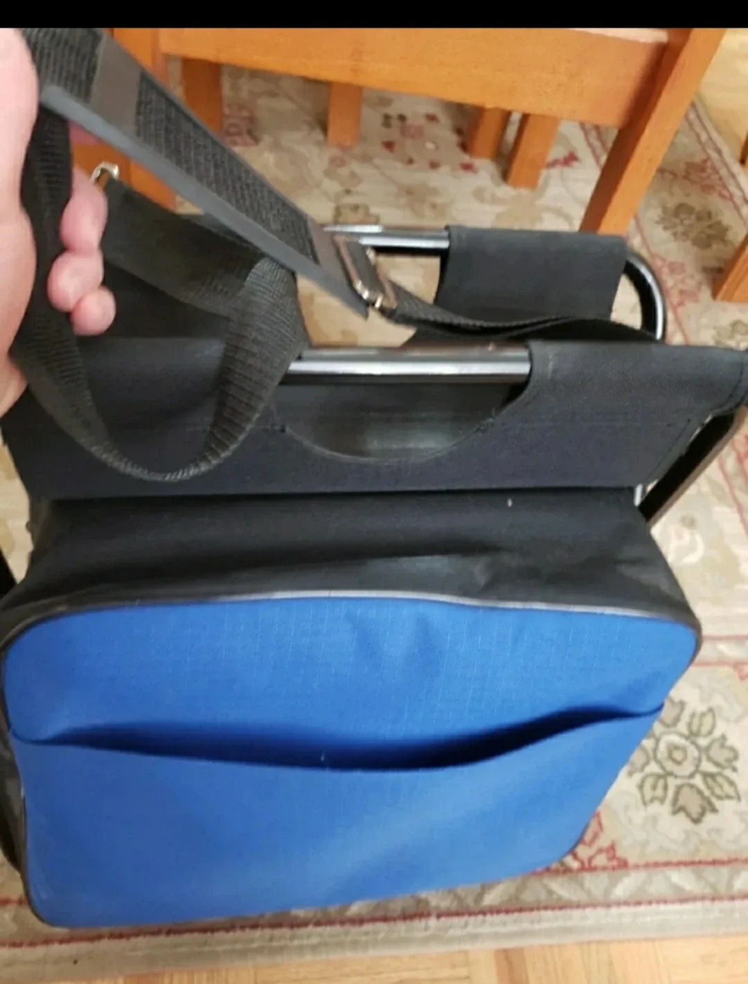 Camping  foldable Chair with Cooler image indicator(3)