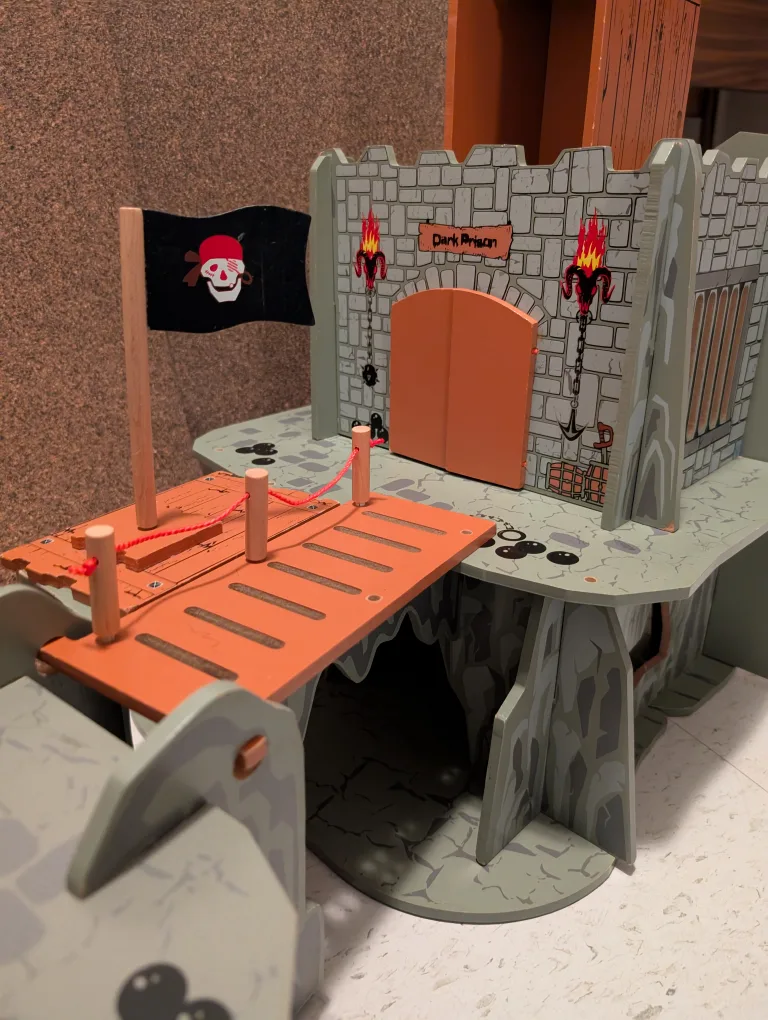 Wooden Castle Play Set image indicator(2)