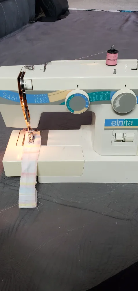 Elnita 245i Sewing Machine thumbnail