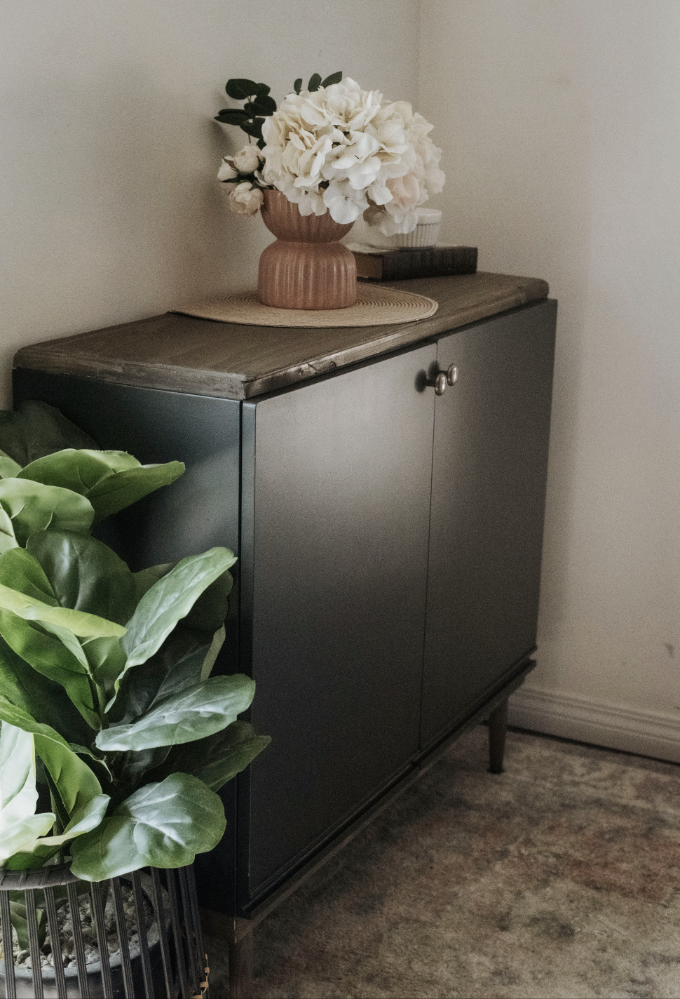 cabinet/hutch/shelf - photo 4