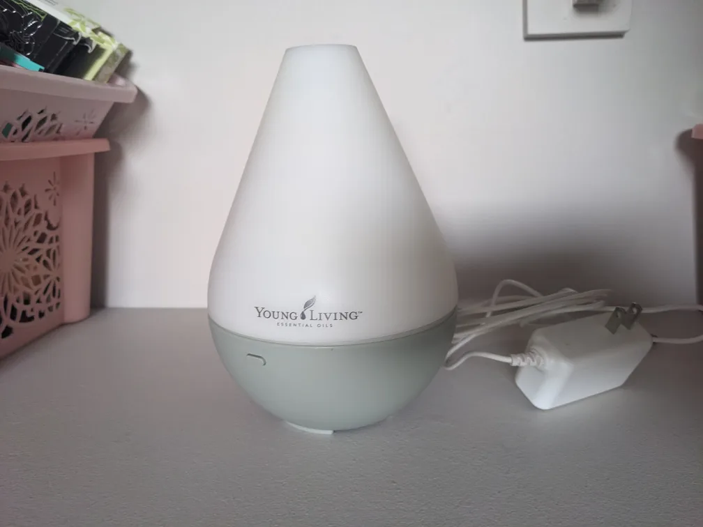 🌿 Young Living Dewdrop Essential Oil Diffuser – $25 thumbnail