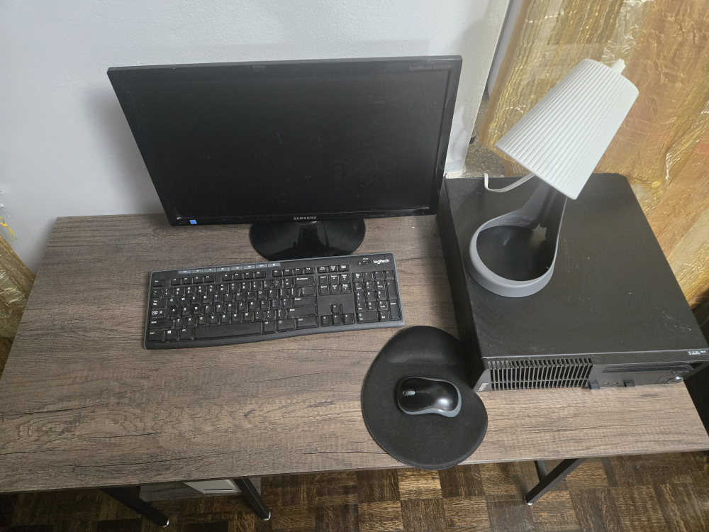 Computer Desk and Computer Chair - photo 2