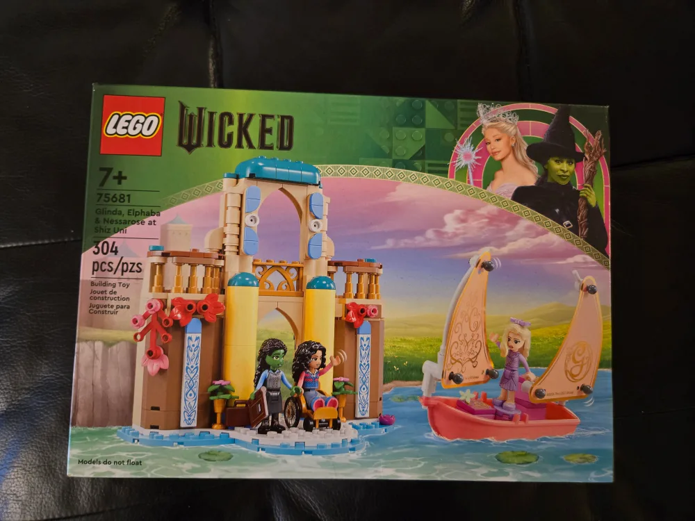 LEGO Wicked Building Toy Set 💚 thumbnail