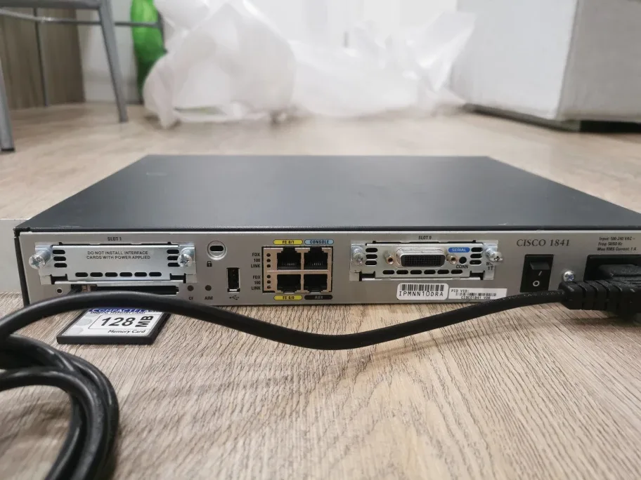 Cisco 1841 V6 router image indicator(2)