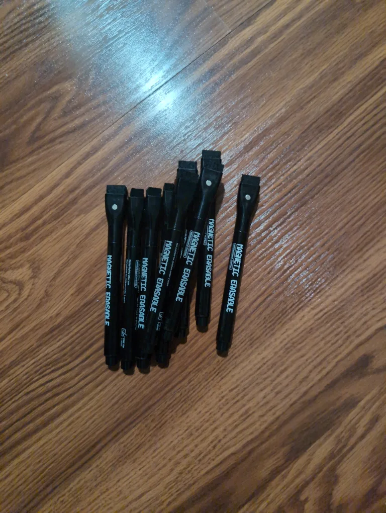 Magnetic Erasable Markers With Built in Erasers thumbnail