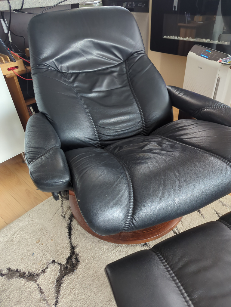 Stressless Black Leather Recliner and Ottoman - photo 2