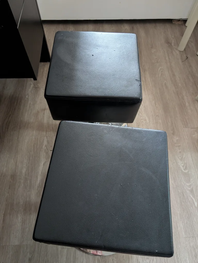 Black Desk with Two Stools image indicator(3)