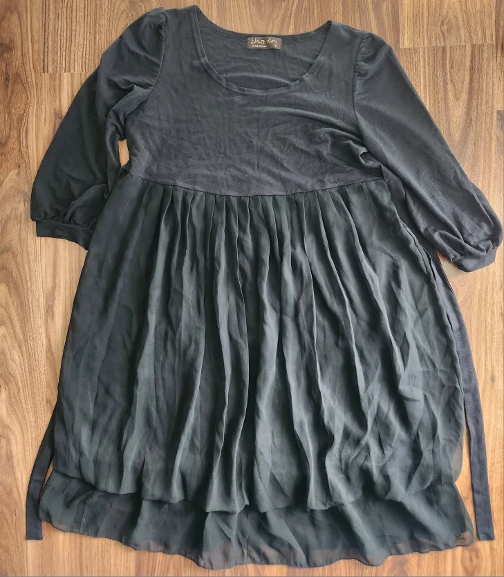 Maternity clothing Bundle- 2 dresses image indicator(3)