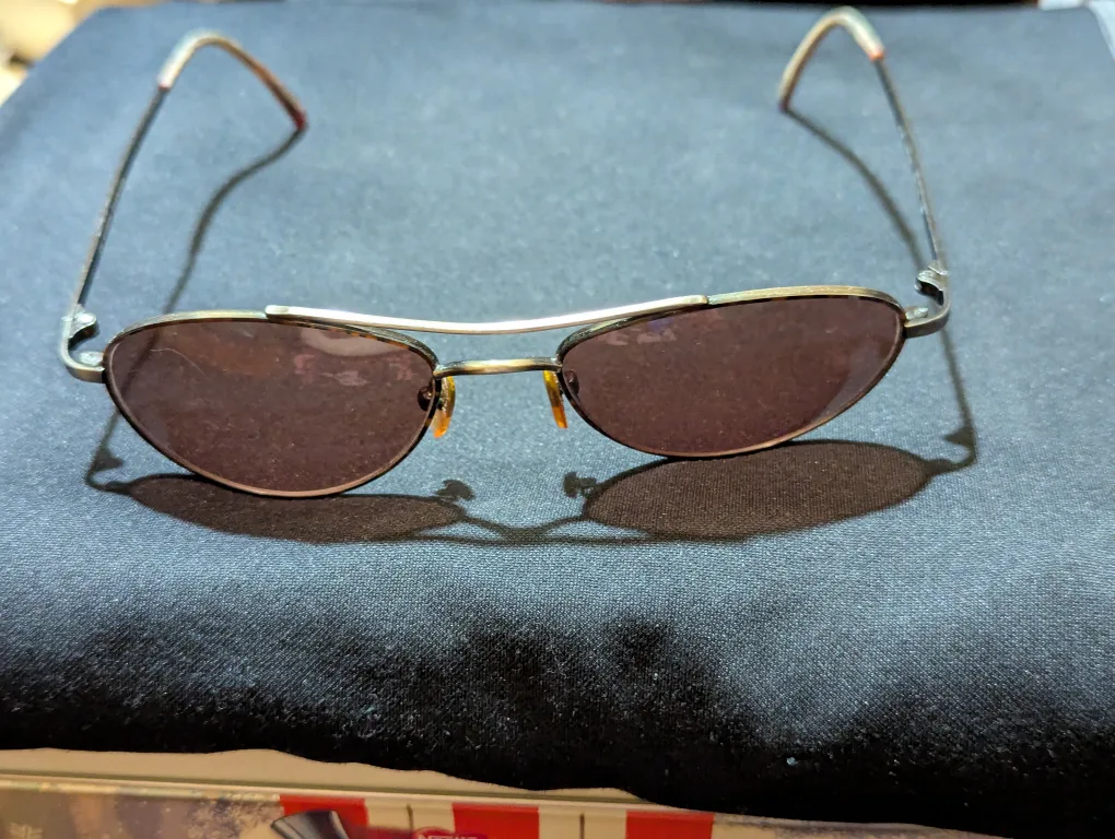 Guess Aviator Sunglasses - Style 106809.1 image indicator(4)