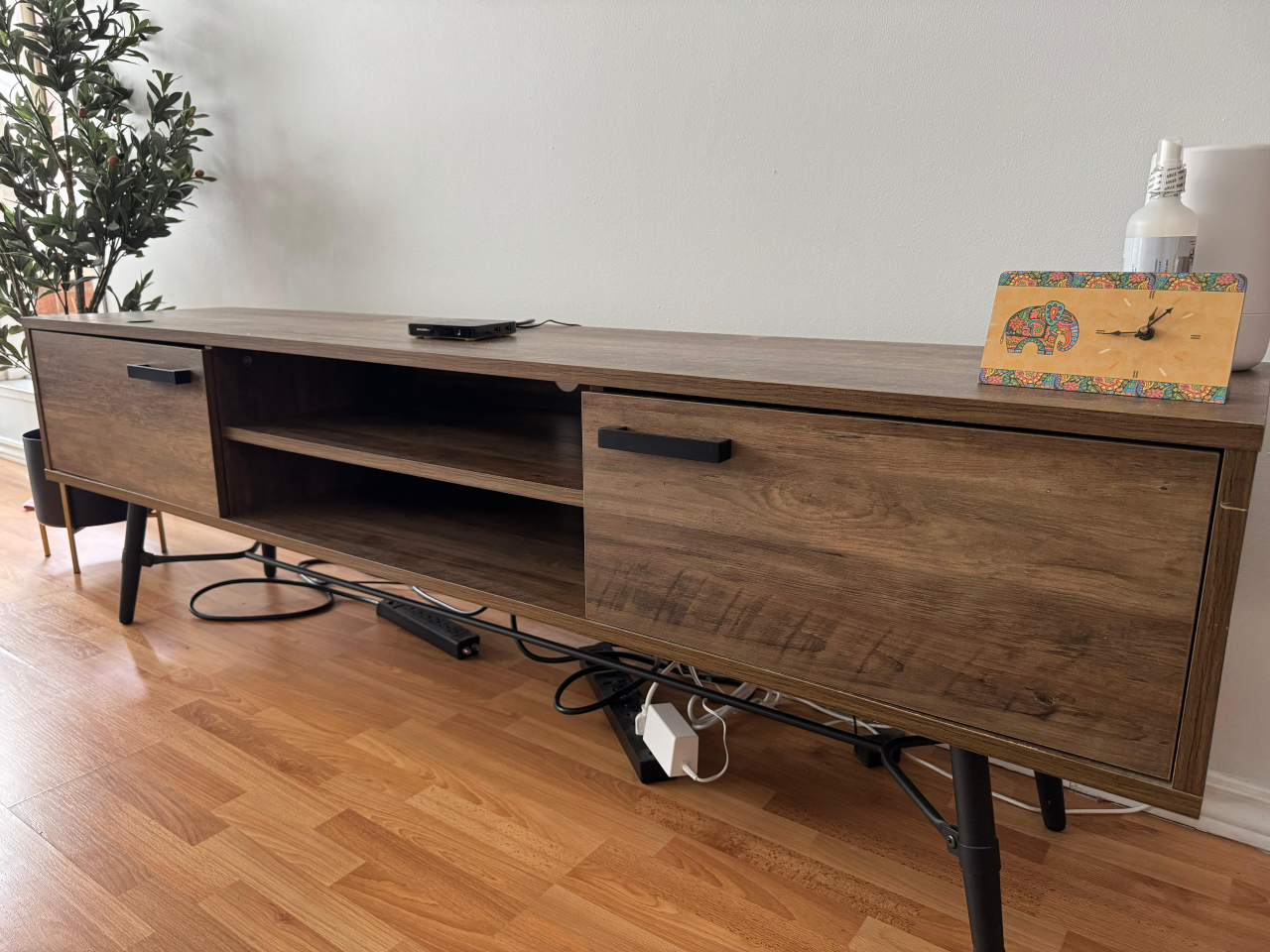 Modern TV Stand - photo 3