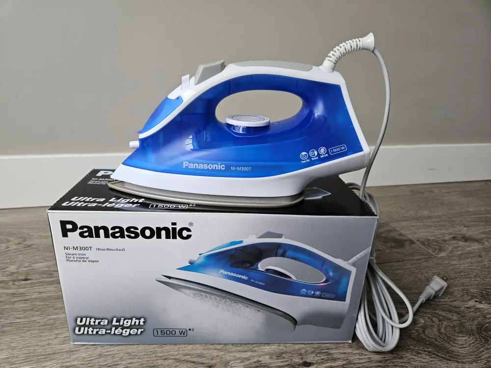 New Panasonic Lightweight Steam Iron thumbnail