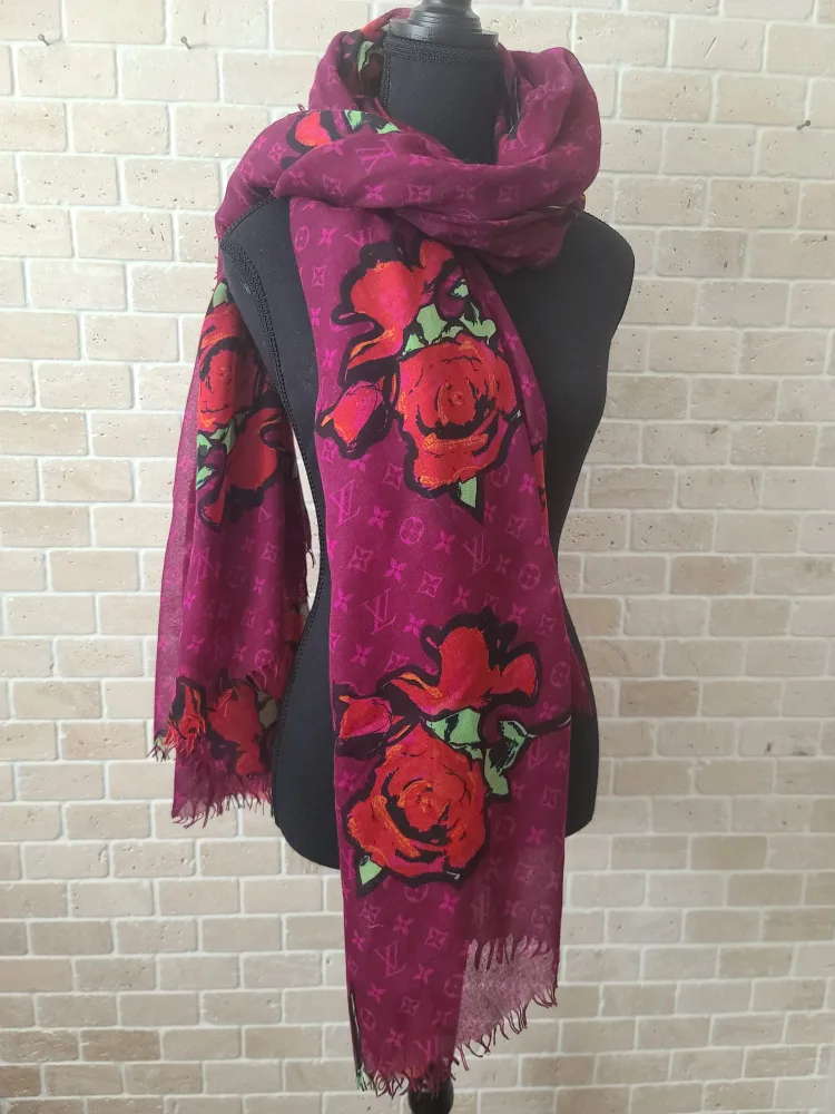 Louis Vuitton Scarf image indicator(4)