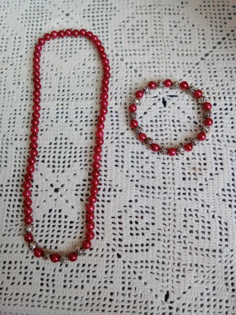Beaded Necklace and Bracelet Set thumbnail