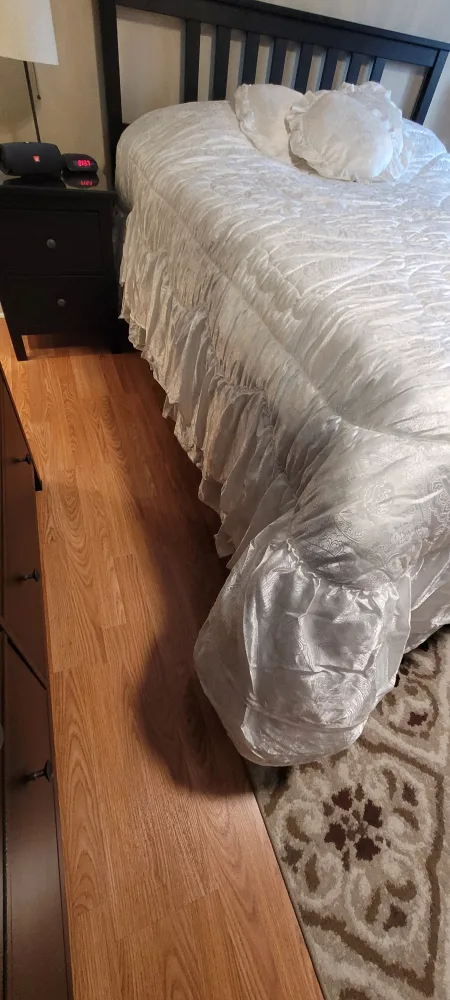 White Quilted Bedspread image indicator(2)