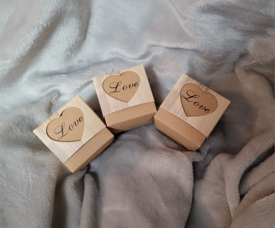 Lot of 98 Heart Shaped 'Love' Gift Boxes image indicator(2)