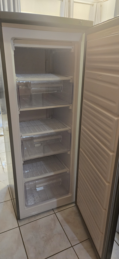 Danby Upright Freezer (6 cu ft) - photo 2