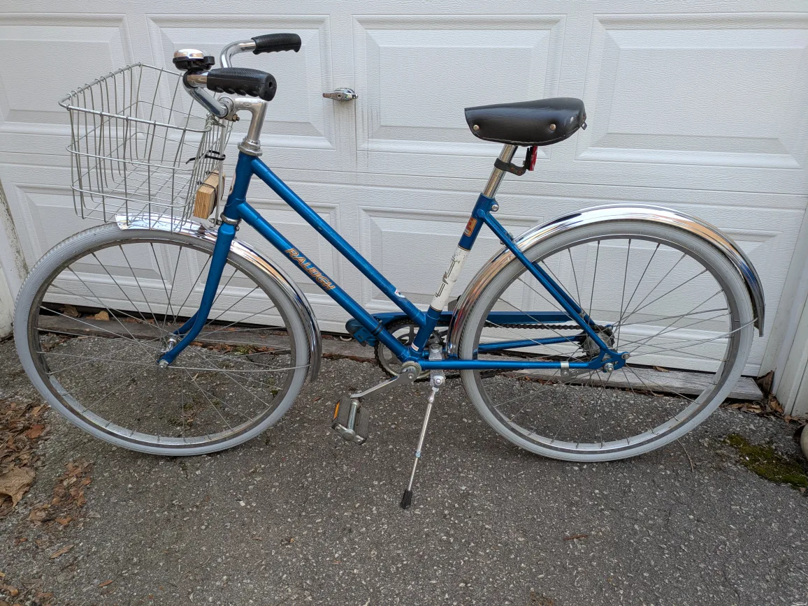 Vintage Raleigh Transit Bicycle 24" wheels image indicator(2)