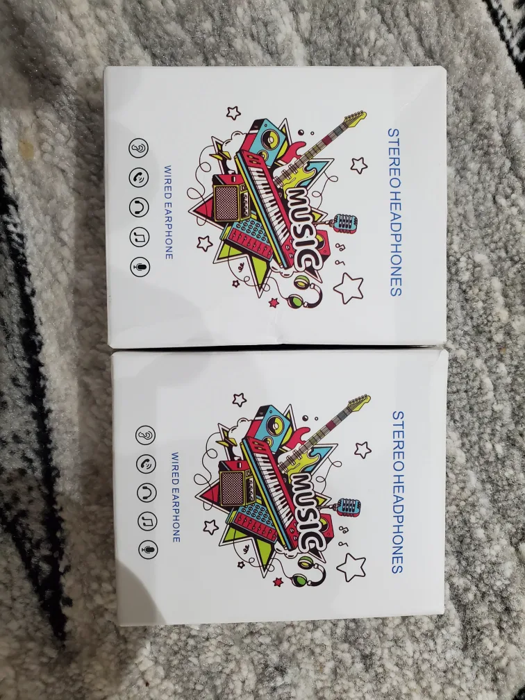 USB-C Headphones set of 2 thumbnail