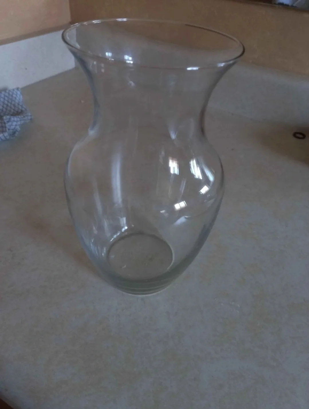 2 Clear glass vases vase 💚 thumbnail