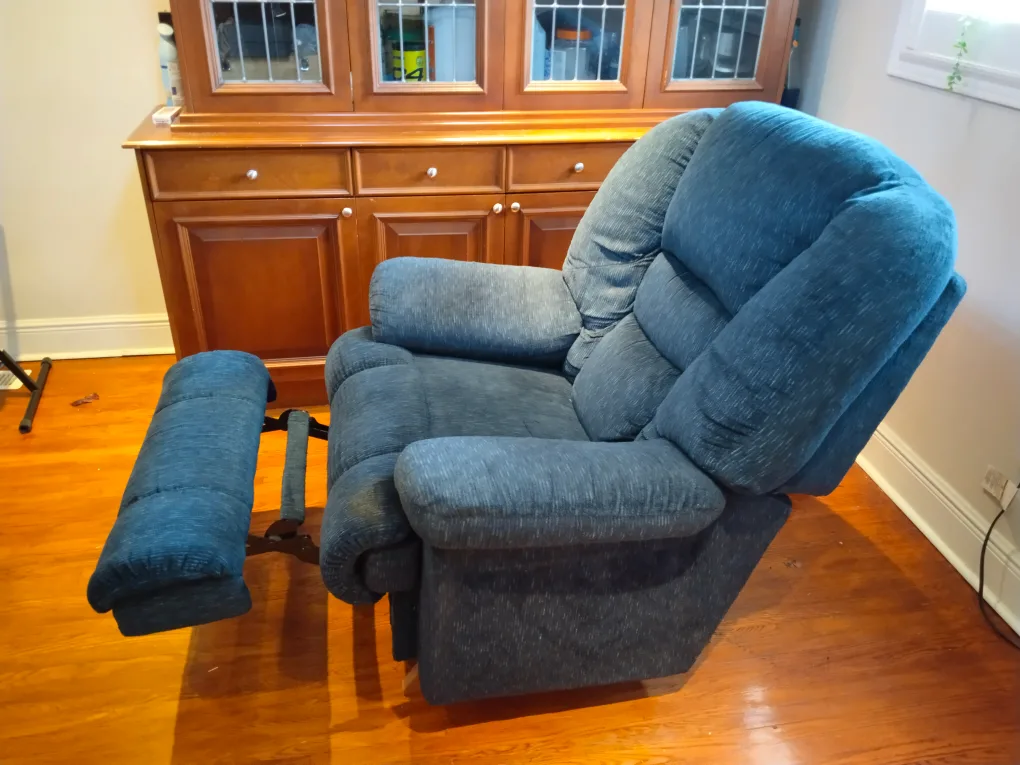 LAZboy Recliner available for sale thumbnail