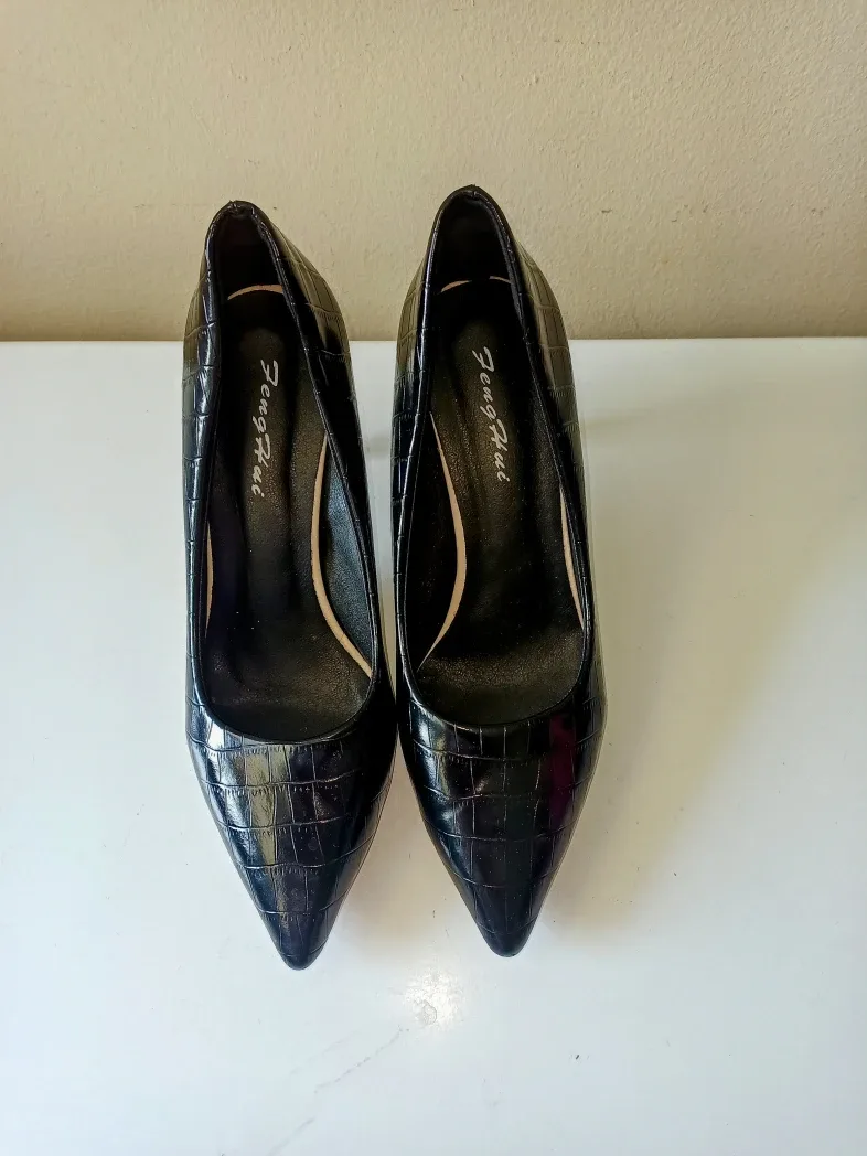Worn 1x~Stiletto Heels size 8 image indicator(2)