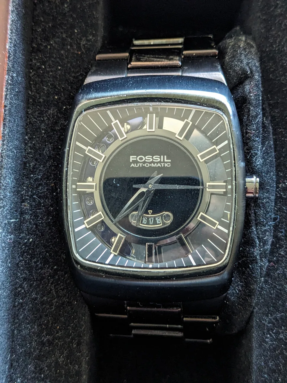 Watch bundle with display case - (Fossil/Nixon/G-Shock) image indicator(2)