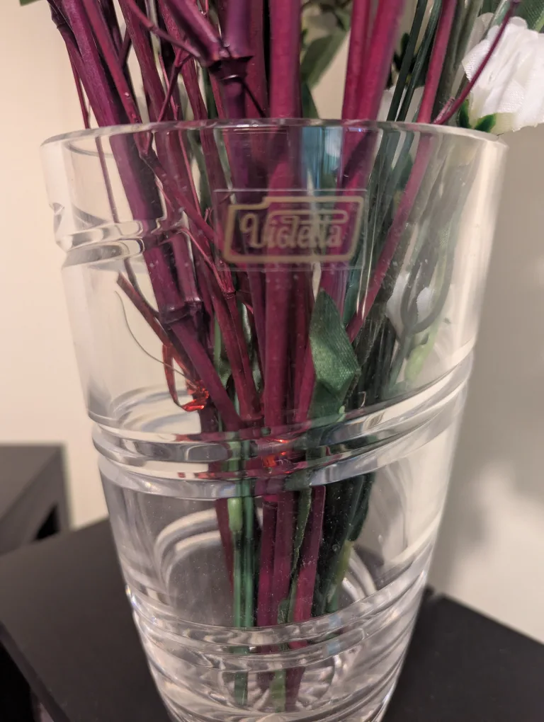 Violetta Vase image indicator(2)