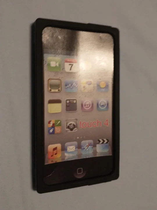 Cassette tape shaped silicone phone case for iphone SE image indicator(2)