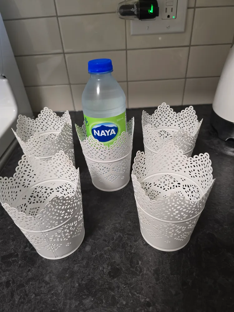 White Metal Plant Pot Covers (Set of 5) thumbnail