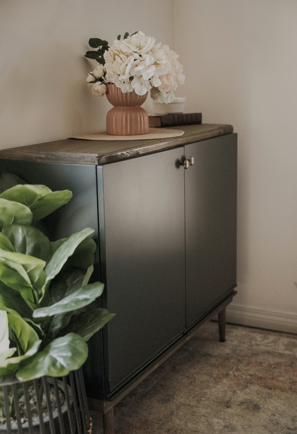 cabinet/hutch/shelf - photo 5
