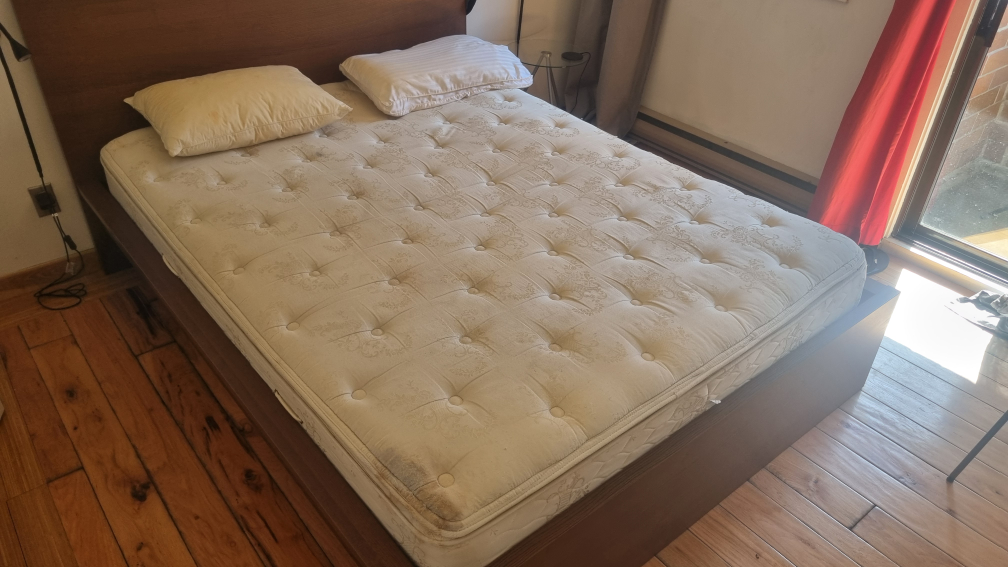 Queen Size Mattress - Gently Used - photo 4