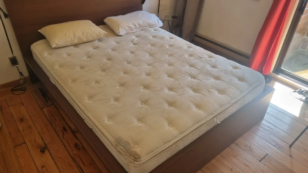 Queen Size Mattress - Gently Used image indicator(4)