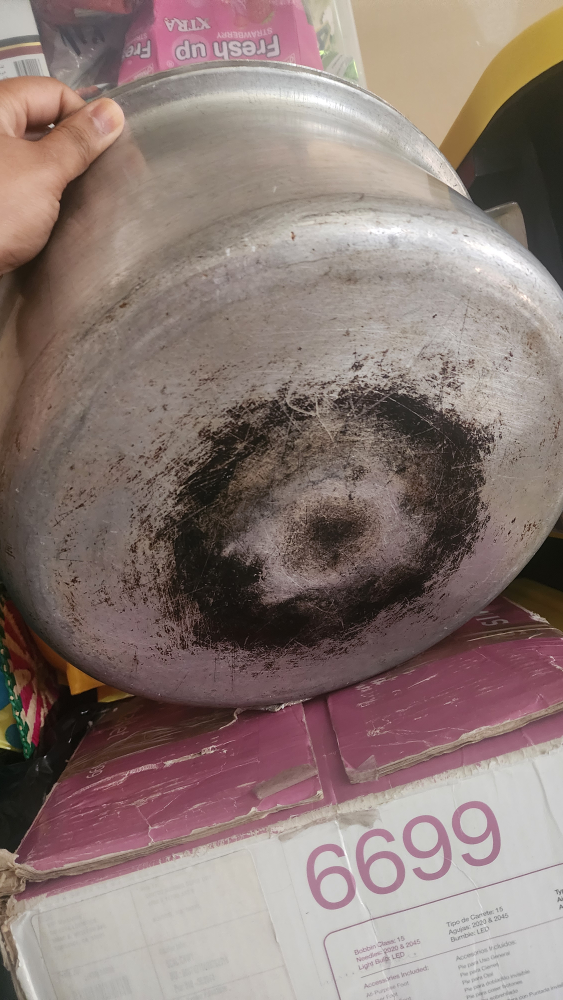 Large Aluminum Pot with Lid - photo 2