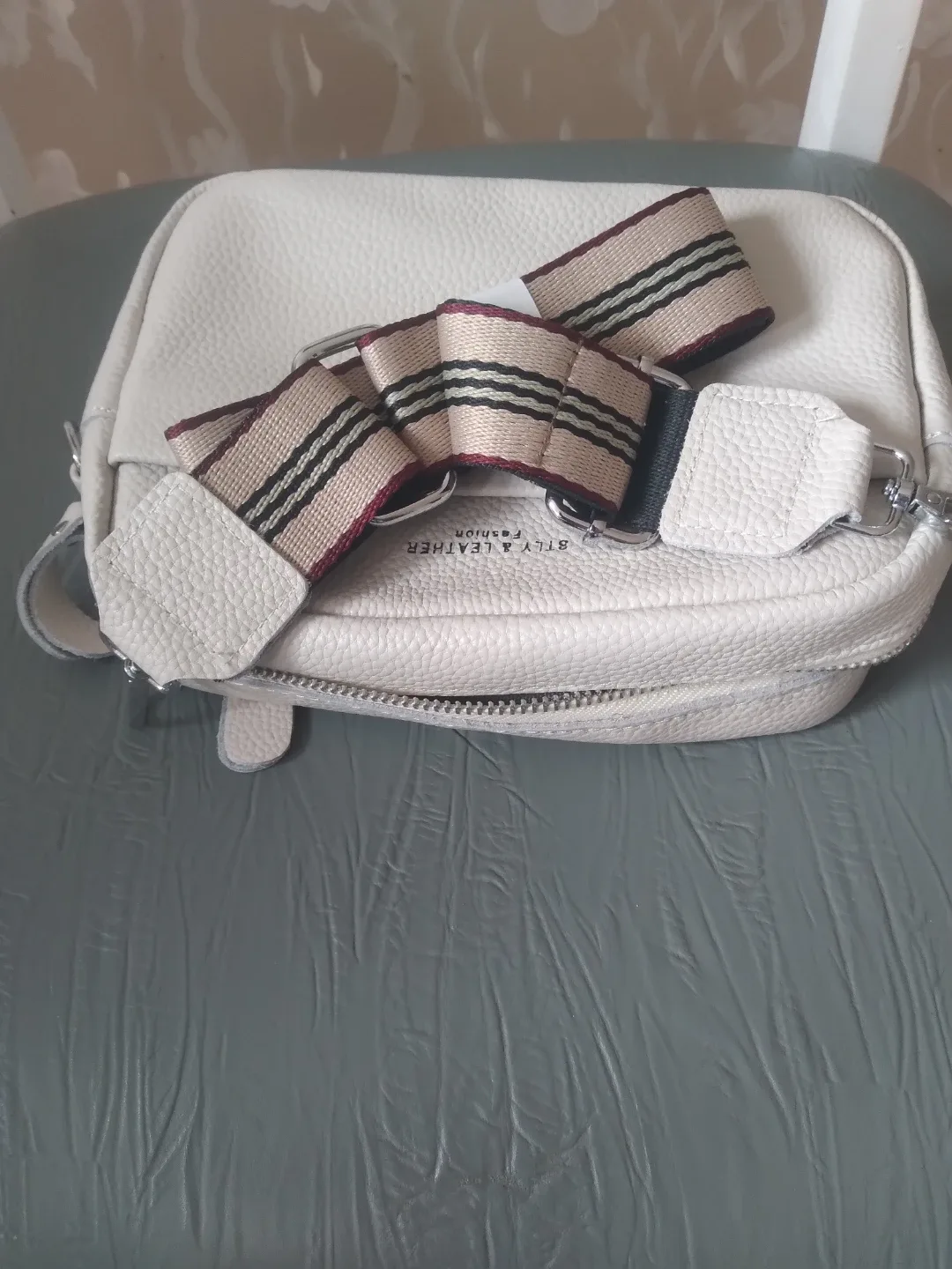creme bag shoulder thumbnail