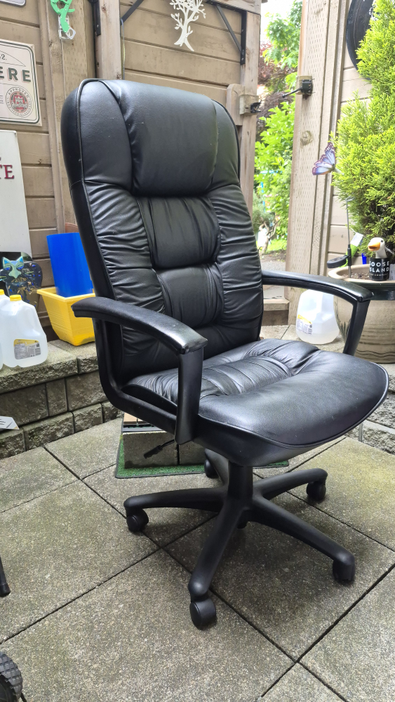 Black Office Chair - photo 2