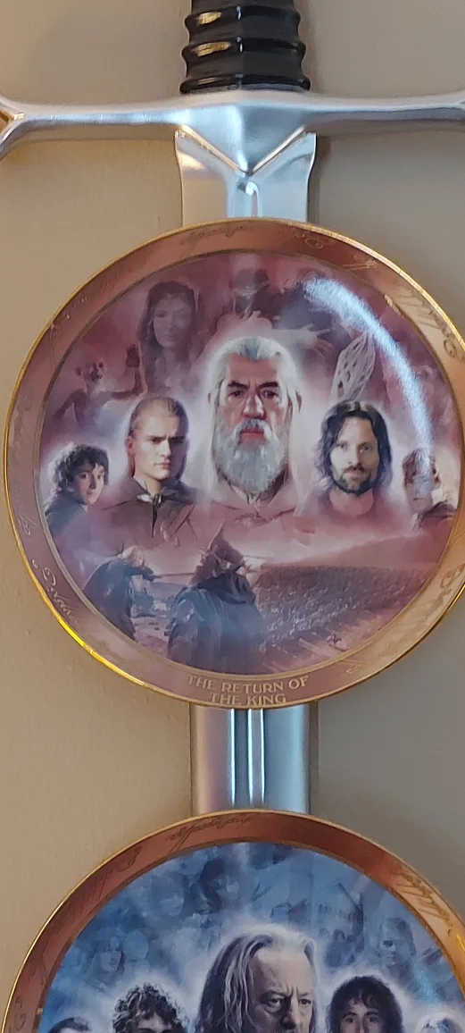 Lord of the Rings Decorative Plate Collection image indicator(5)