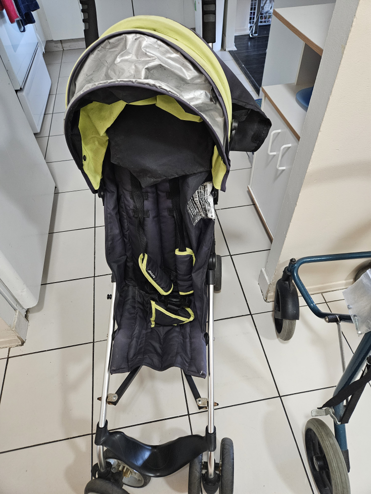 Lightweight Umbrella Stroller - photo 2