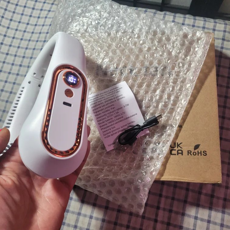 Neck Fan in Box (Pickup near Keele Station) image indicator(2)