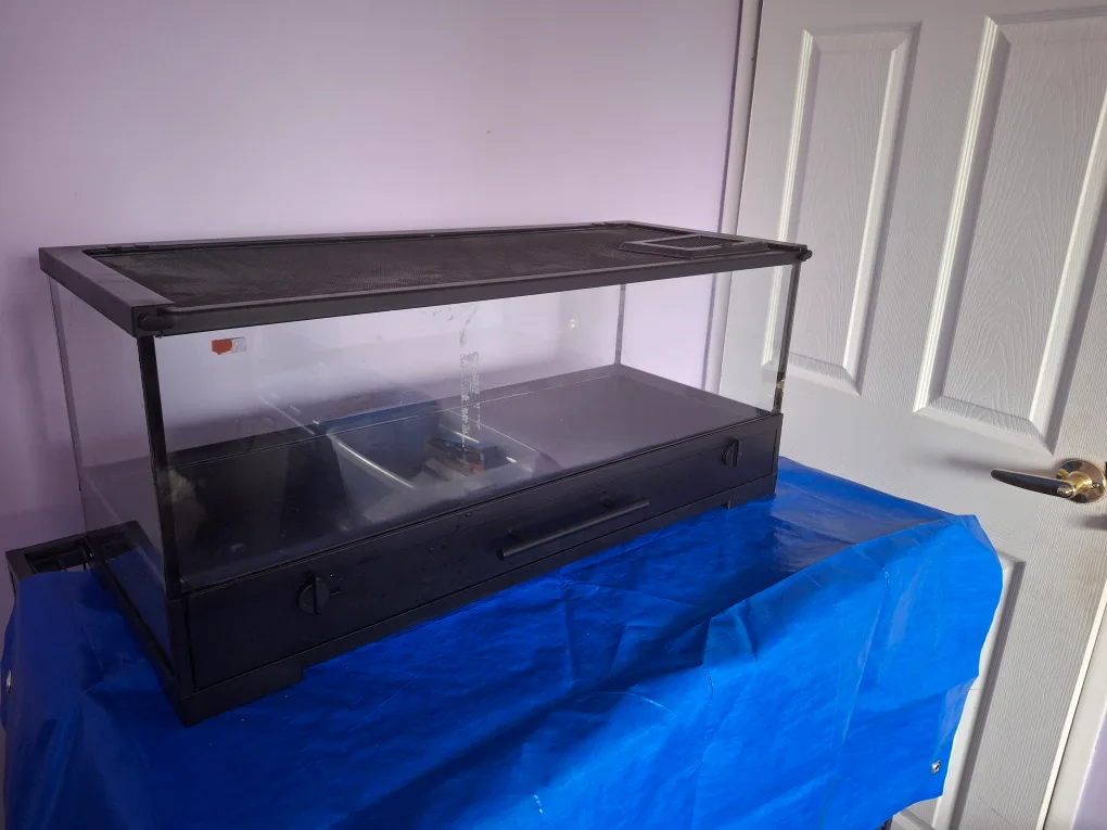 Black Reptile Habitat Tank 20 gallon image indicator(2)