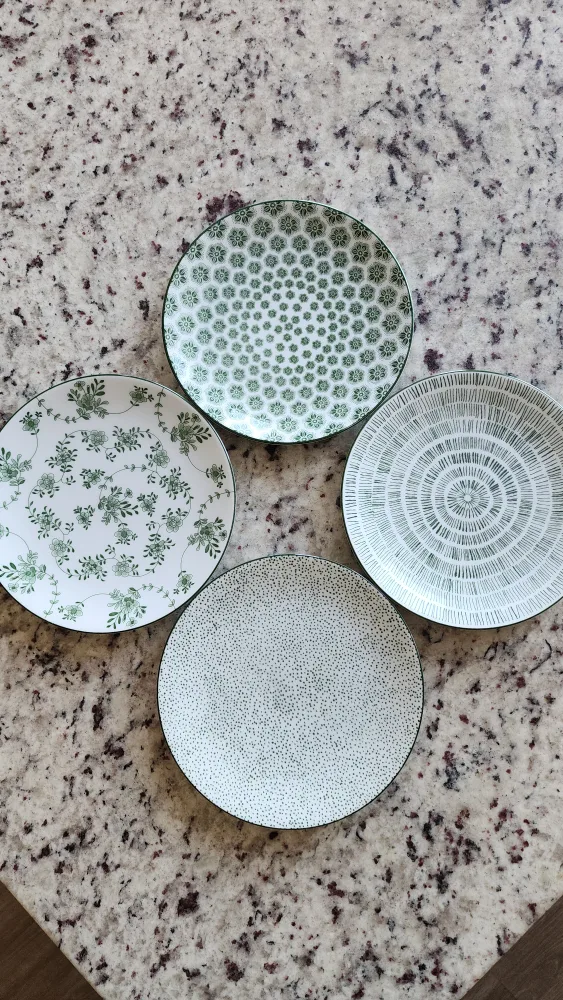 Brand New IKEA Set of 4 Decorative Side Plates - 18cm thumbnail