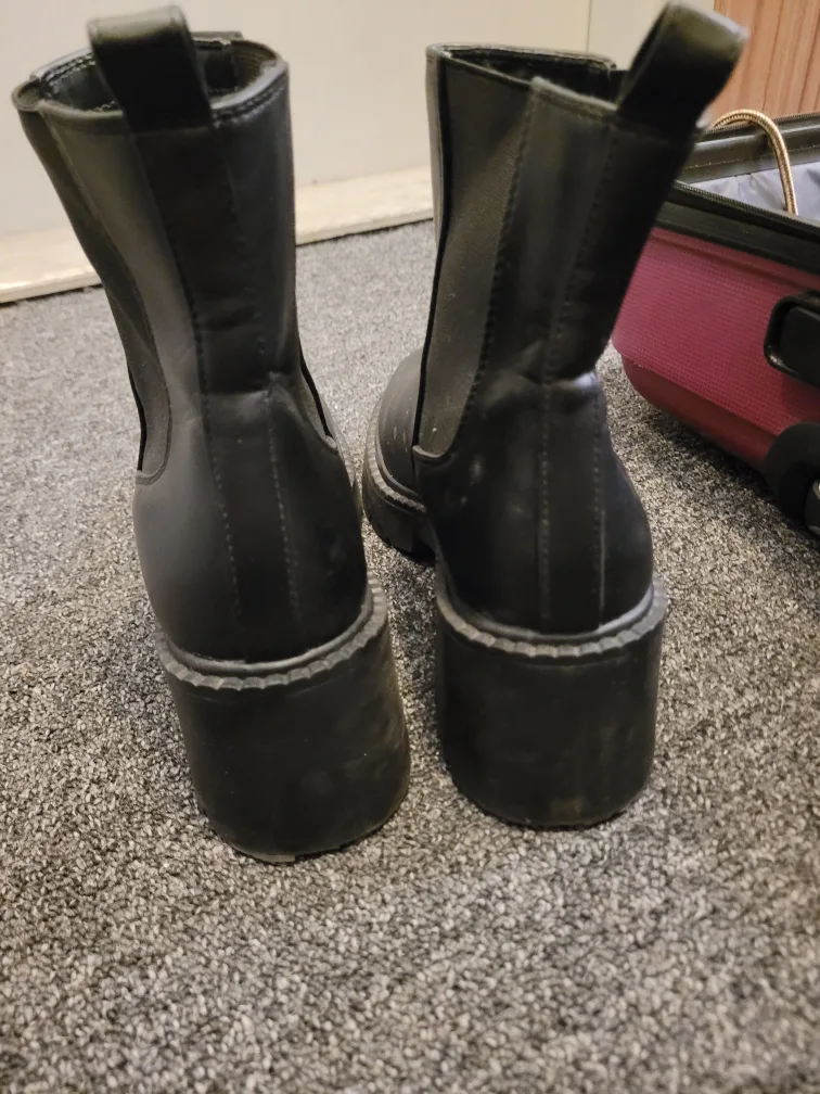 Steve Madden Trust Black Boots - Size 9M image indicator(2)
