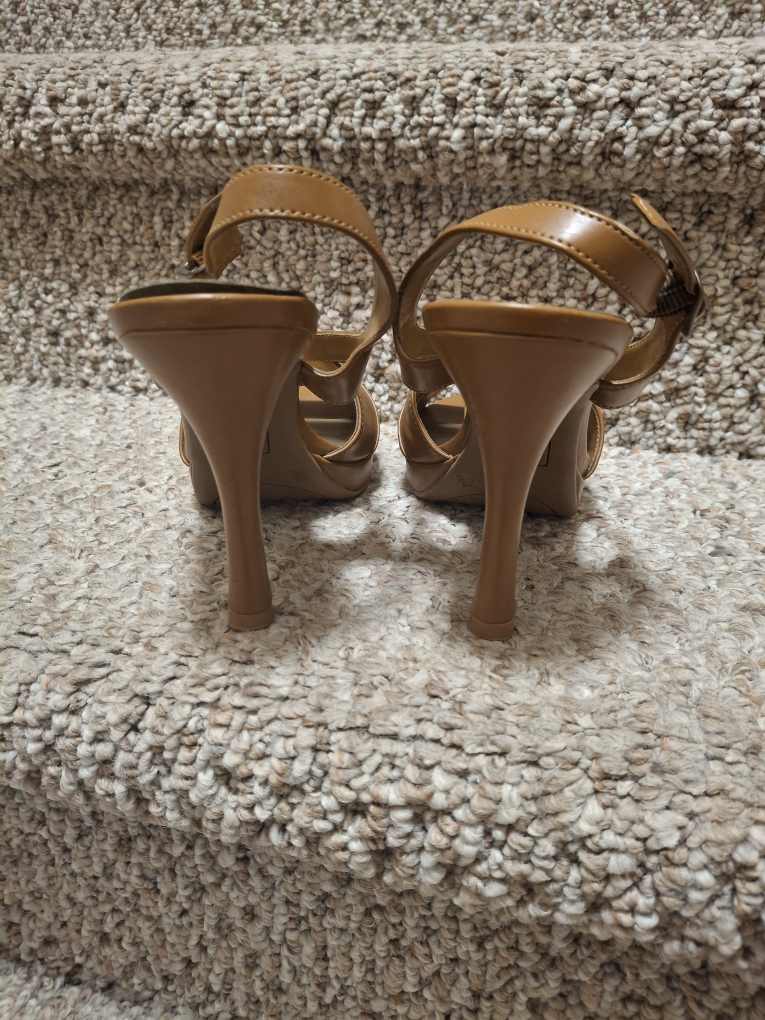 Fioni Tan Heels - Size 7.5 - photo 4