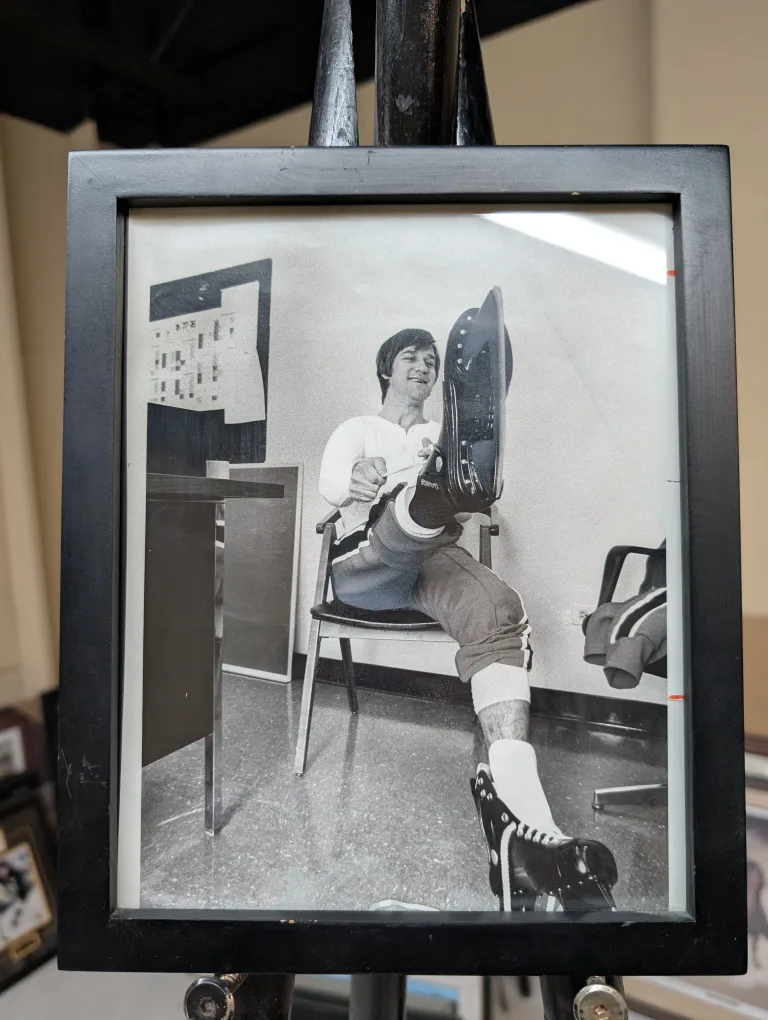 1978 Vintage Bobby Orr Photo With Frame thumbnail