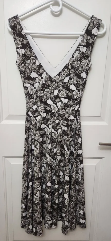 Bundle - two dresses+ nine west high heels image indicator(2)