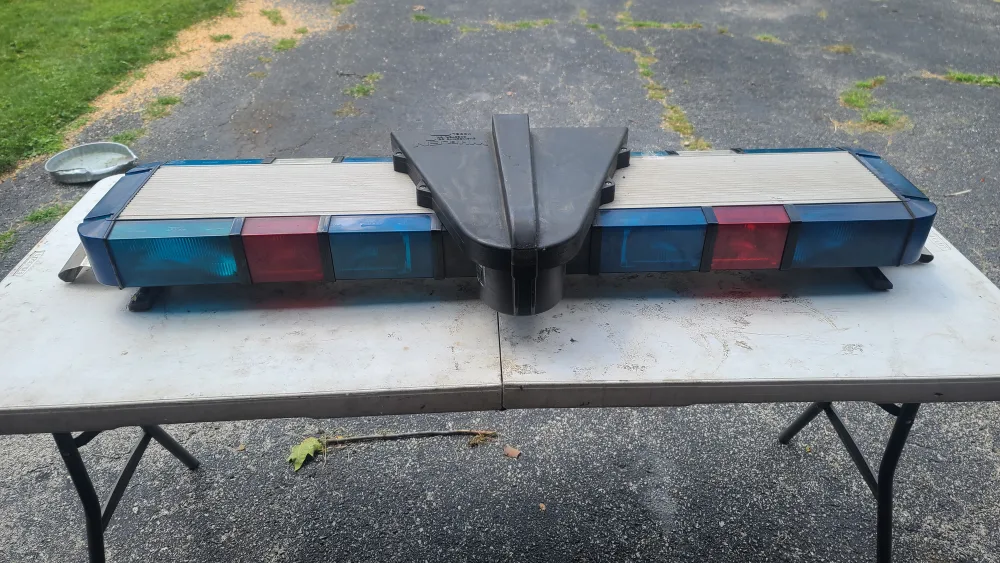 WHELEN CPD LIGHT BAR image indicator(2)